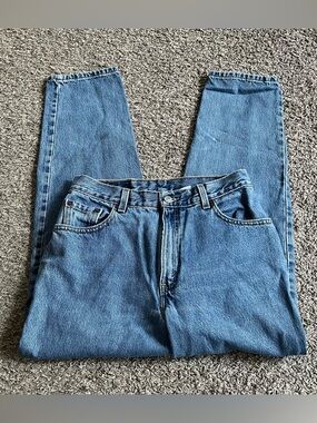 Vintage Women's 550 Levi's Mom Jeans High Rise Tapered Leg Light Wash Size 27